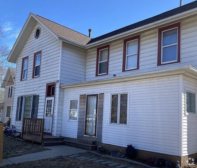 Building Photo - 303 E Main St