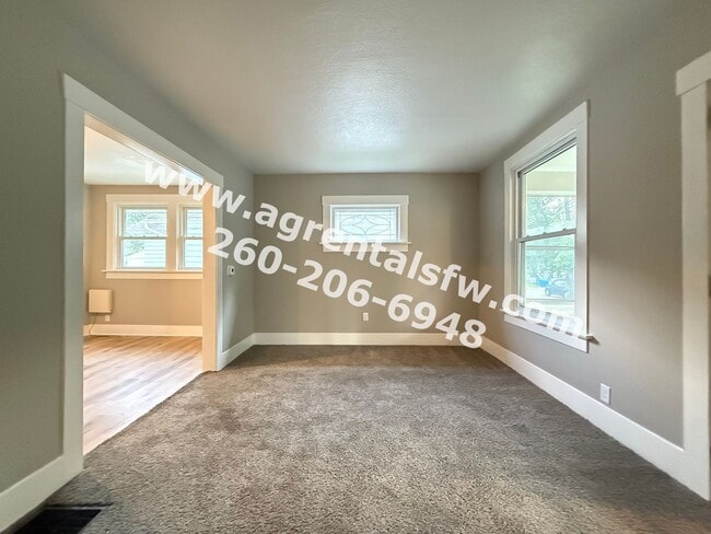 Building Photo - 3 Bedroom House