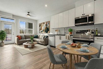 Building Photo - 5545-5545 Vedder Rd