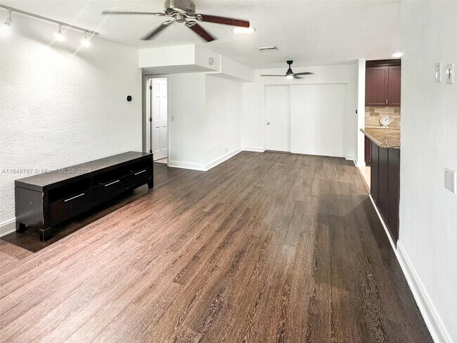 Foto del edificio - 5660 Allen St