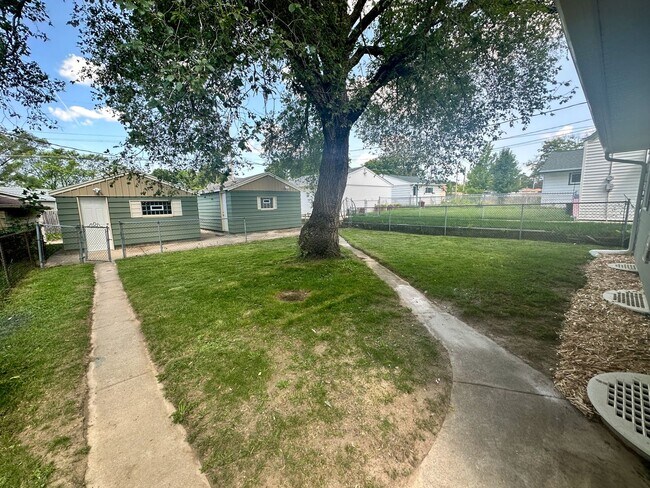 Foto del edificio - 2 Bedroom Single Family