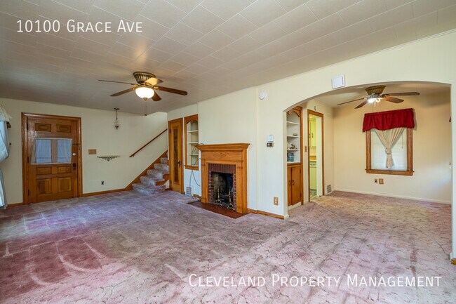 Building Photo - Solid Garfield Hts Colonial