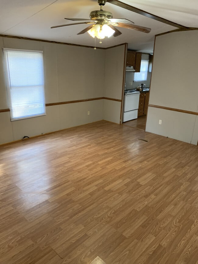 Building Photo - Centre Mobile Home