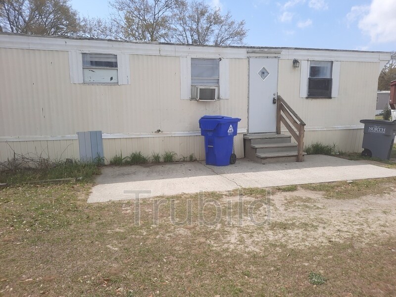 Foto principal - 1465 Remount Rd