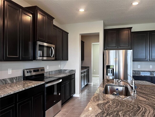 Foto del edificio - 13154 Brookside Moss Dr
