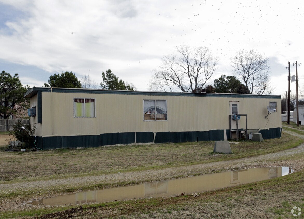Primary Photo - 520-580 N Rowlett St