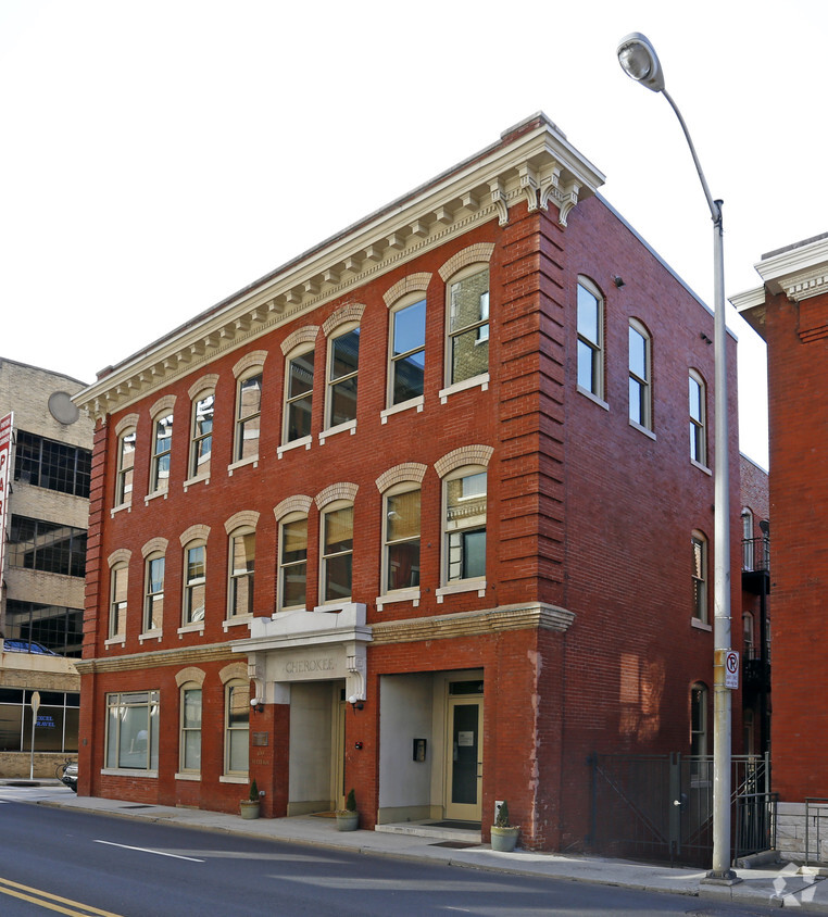 Vista a la calle - Cherokee Lofts