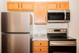 Building Photo - 107 Walnut St