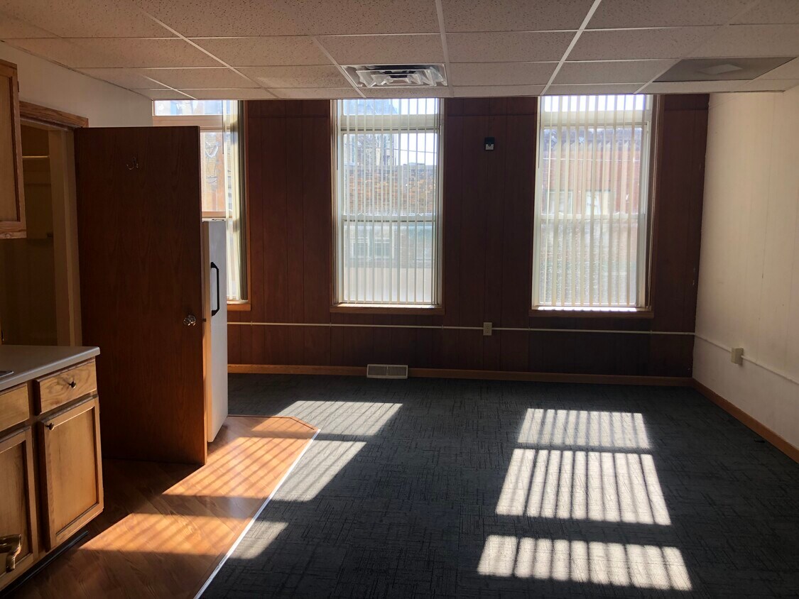 Foto principal - 110 S 2nd St
