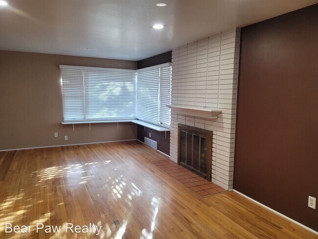 Foto del edificio - 4 br, 3 bath House - 3265 Forest Dr