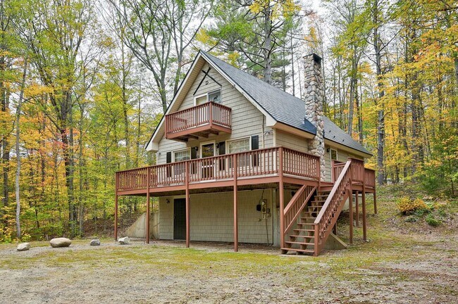 Building Photo - 115 Old Goshen Rd