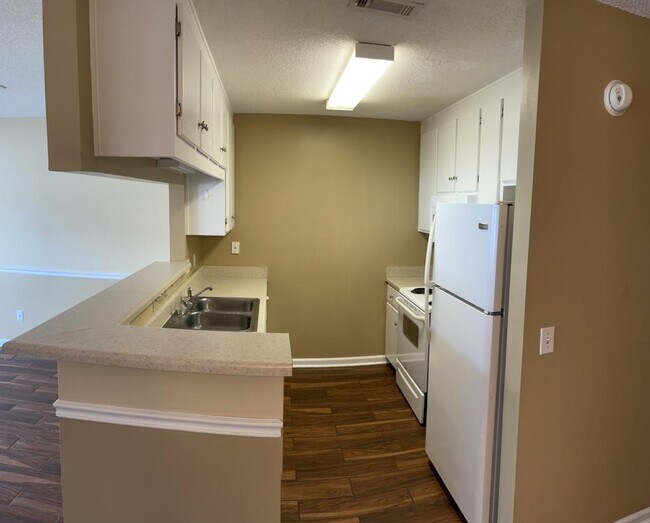 Foto del edificio - 220 Claremont Ave