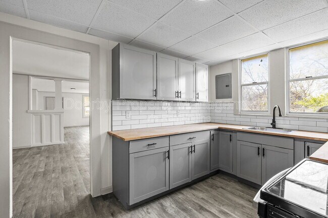 Building Photo - 1601 Arlington Ave