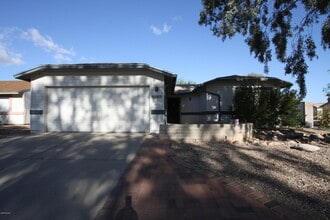 Building Photo - 2683 W Fanbrook Rd