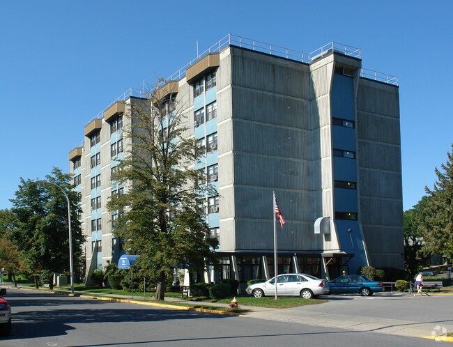 Building Photo - Stratton Apts