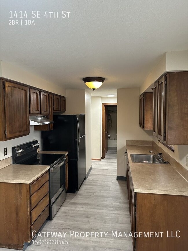 Building Photo - 1414 SE 4th St