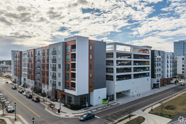 Building Photo - Vista Summit Pointe