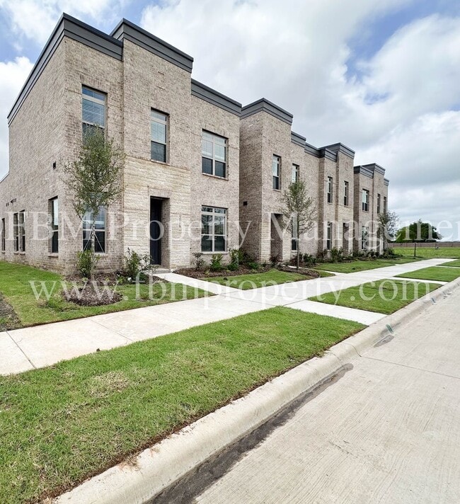 Building Photo - 2069 Luna Dr