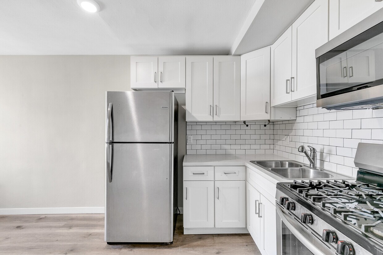 Foto principal - 1805 W 80th St