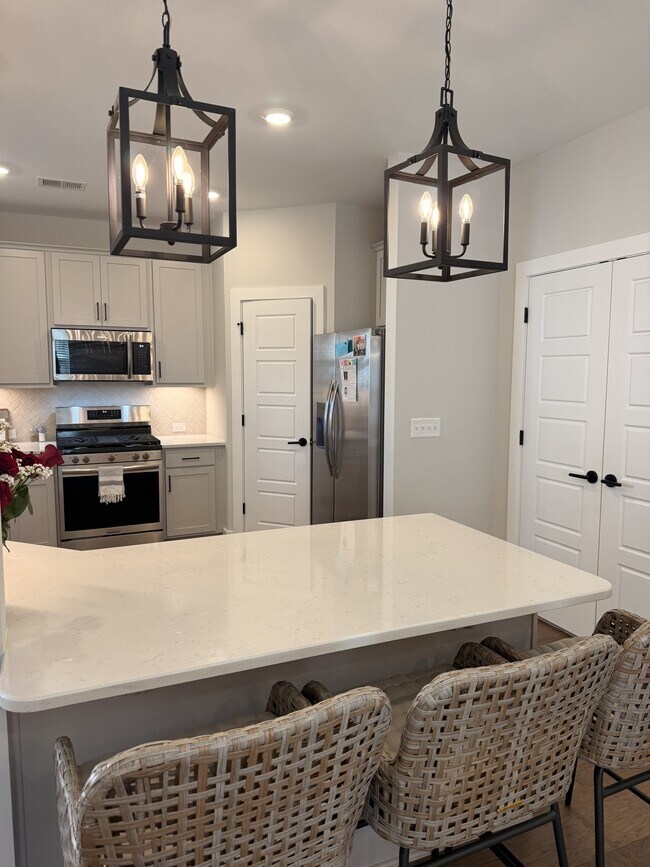 Foto del edificio - 9030 Headwaters Dr