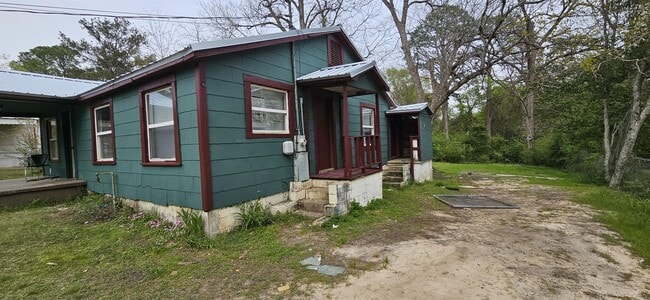 Building Photo - 305 5th Ave