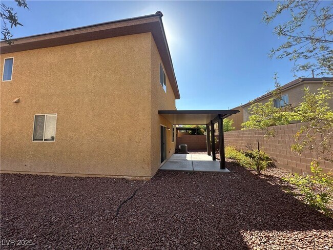 Foto del edificio - 10606 Sand Mountain Ave