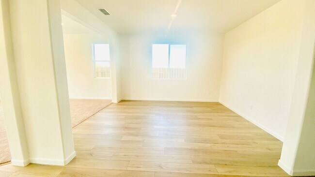 Foto del edificio - Beautiful Two Story Home in the Olivewood ...