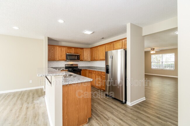Building Photo - 4076 Clovelly Dr