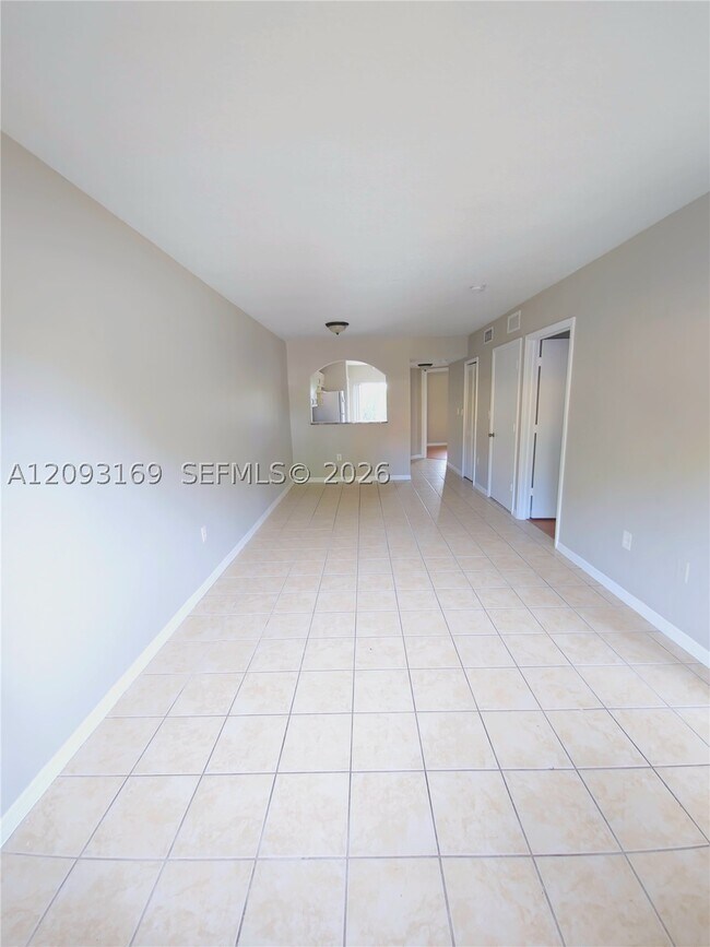 Building Photo - 990 NE 33rd Terrace