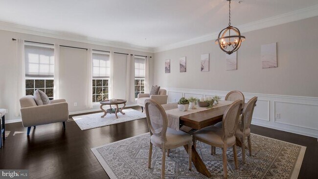 Foto del edificio - 303 Hilltop Ct