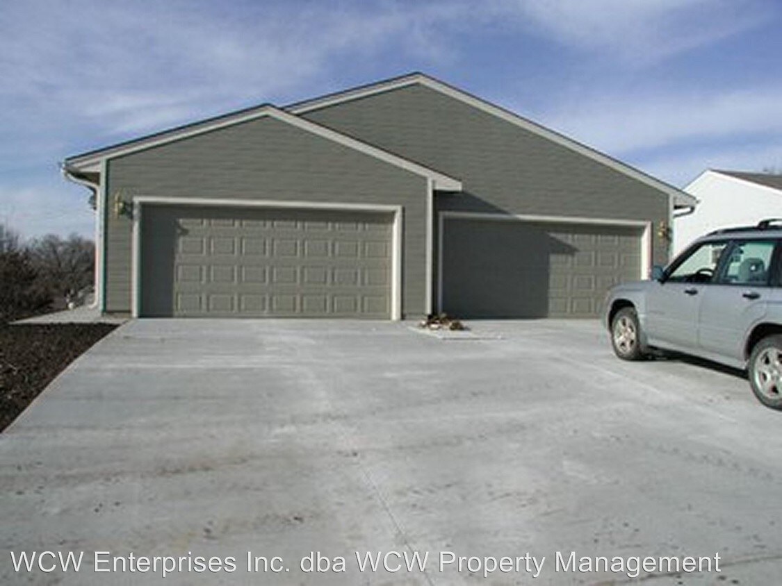 Primary Photo - 2120 SW 36th St