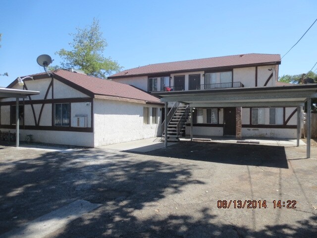 Building Photo - 1017 W Goshen Ave