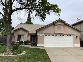 Building Photo - 3367 Chapelle Dr