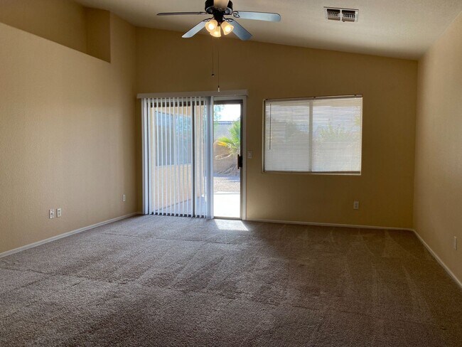 Building Photo - 4 Bedroom , 2 Bath, Corner Lot