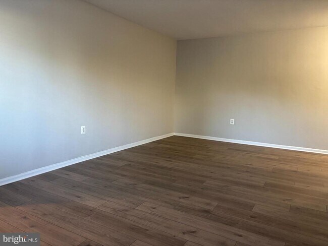Foto del edificio - 1300 S Arlington Ridge Rd