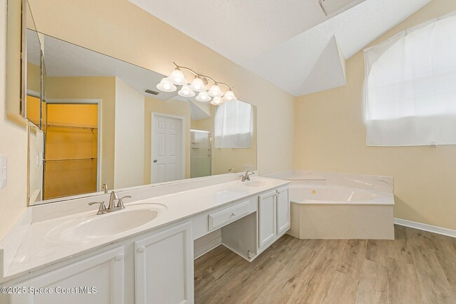 Foto del edificio - 1050 Fieldstone Dr