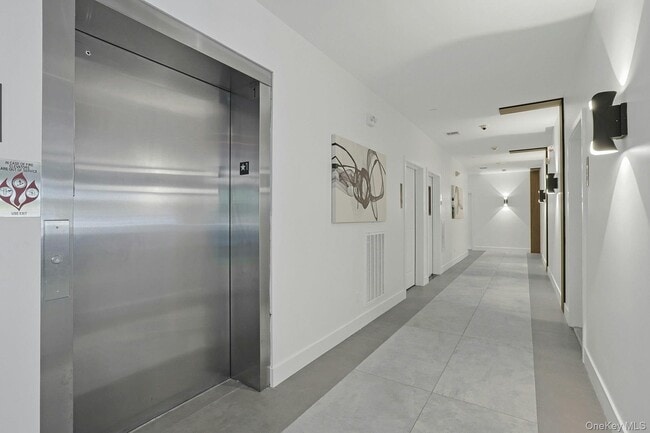 Building Photo - 962 US-9W