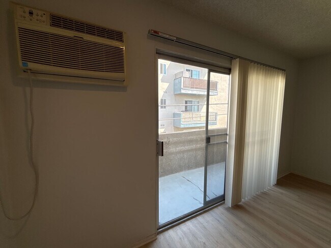 Interior Photo - 238 South Serrano Ave