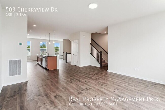 Foto del edificio - 503 Cherryview Dr