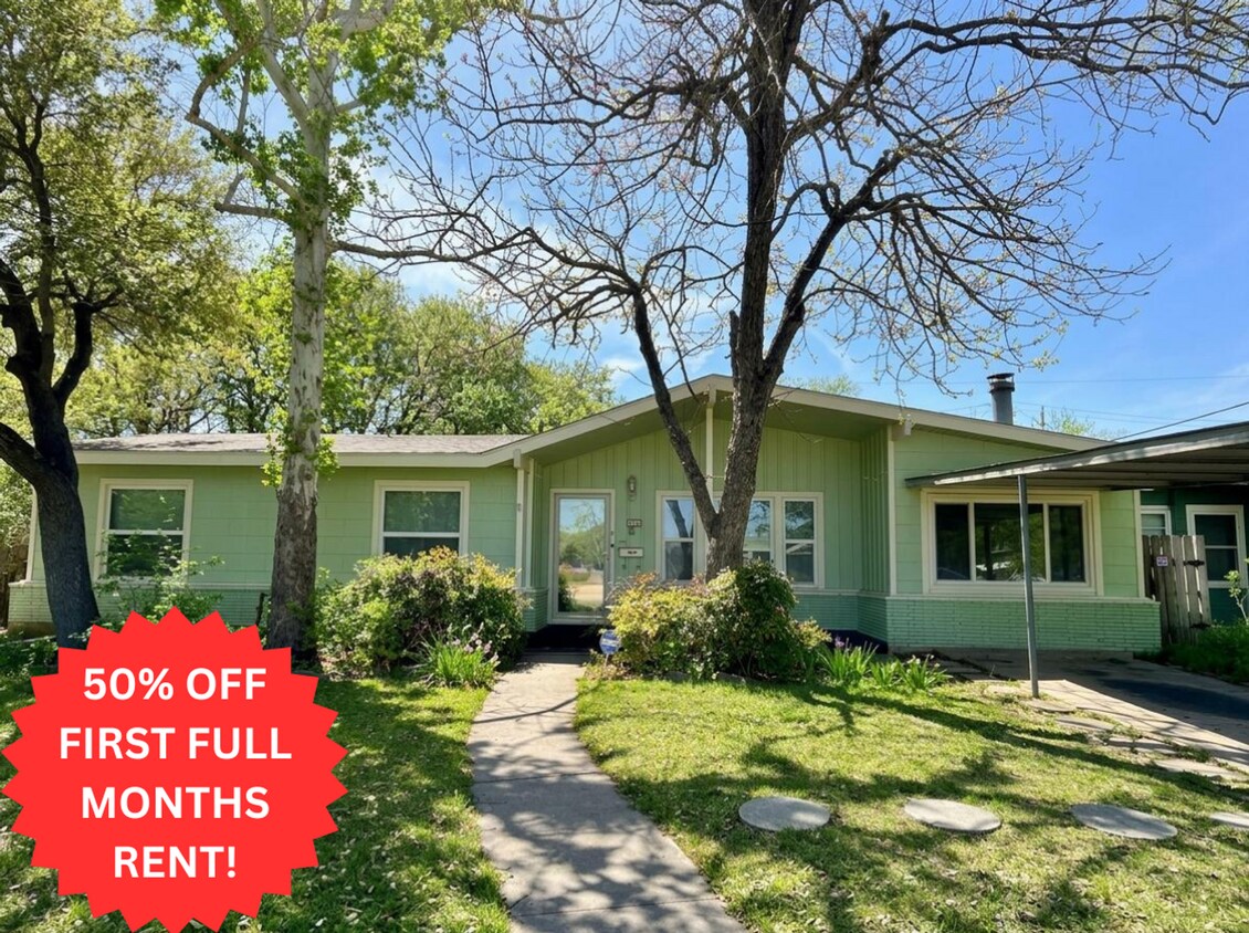 *MOVE IN SPECIAL* Stylishly Renovated Home with Fenced Backyard & Two Living Areas! - Stylishly Renovated Home with Fenced Backyard & Two Living Areas!