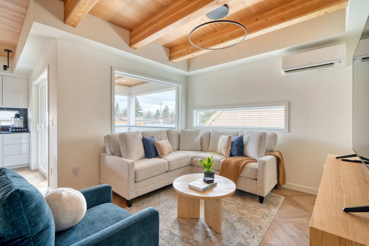 Foto principal - 5022 NE 26th Ave