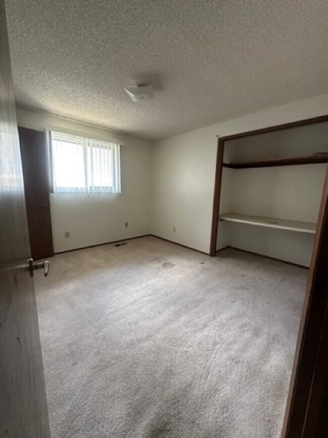 Foto del edificio - Large 5 Bedroom Home in Cheney