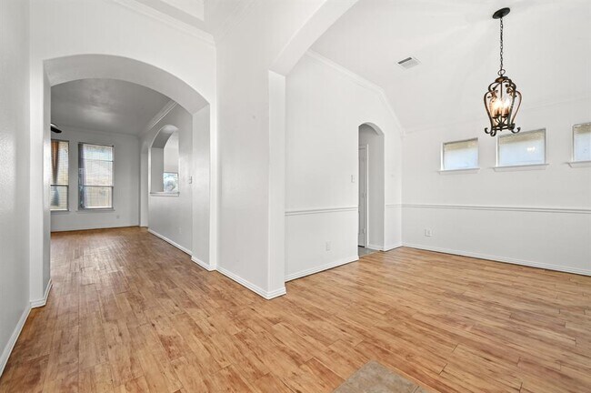 Building Photo - 1665 Amberwood Loop
