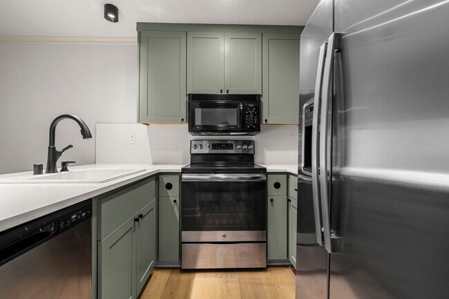 Foto del edificio - 5601 Walnut Ave