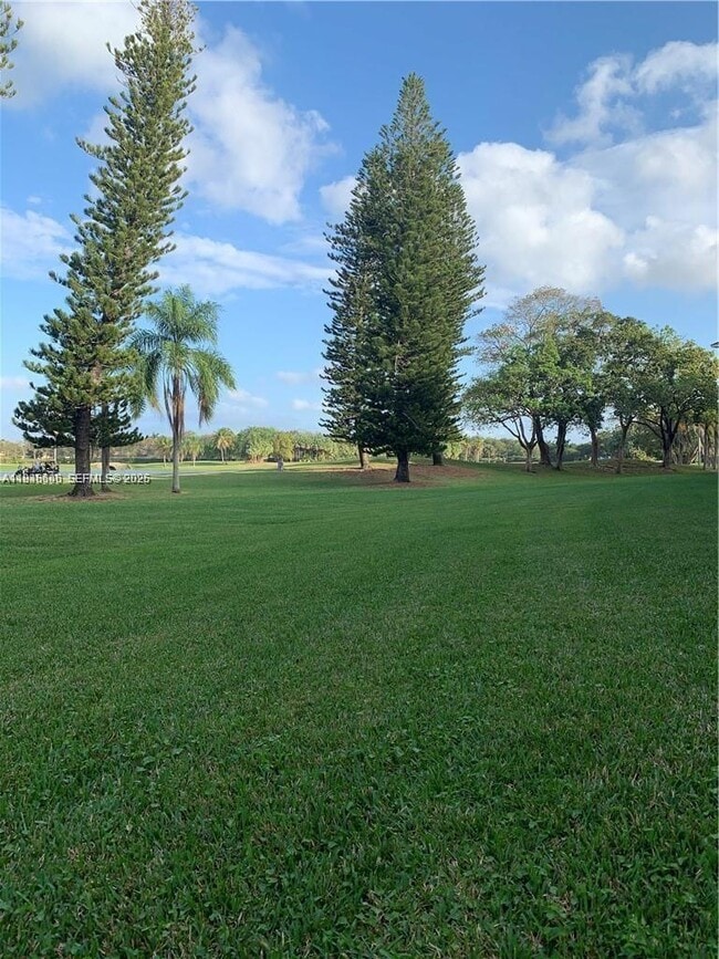 Foto del edificio - 16171 Blatt Blvd