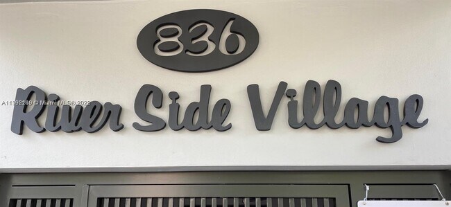 Foto del edificio - 836 SW 2nd St