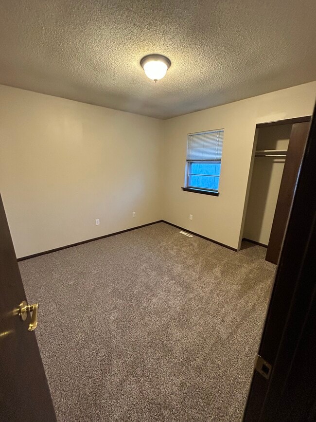 Building Photo - 808 Dondee Dr