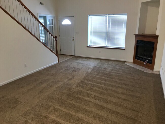 Foto del edificio - 1704-1706-1706 Juniper Dr