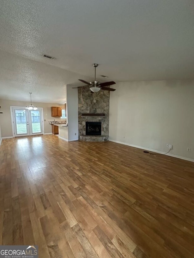 Foto del edificio - 130 Lakeside Dr