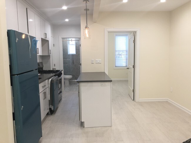 Foto del edificio - 34-50-50 42nd St